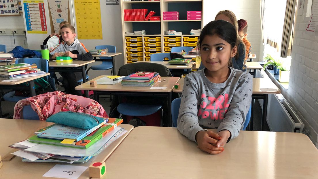 Nour (10) eet niet mee vanwege de ramadan