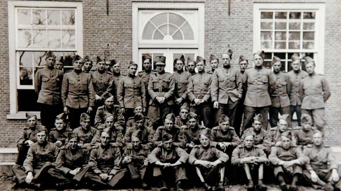 Militairen in kasteel De Binckhorst