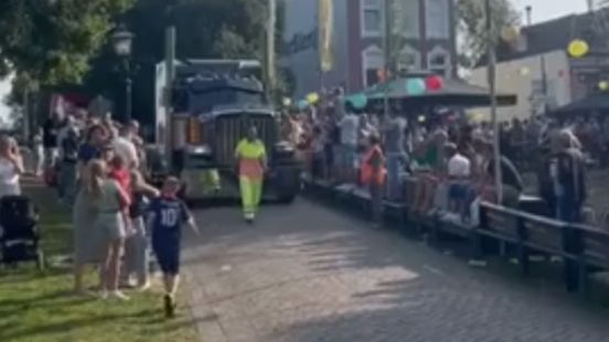 Slachtoffer aanrijding Hellevoetsluis: chauffeur kon er niets aan doen. Slachtoffer aanrijding Hellevoetsluis: chauffeur kon er niets aan doen.