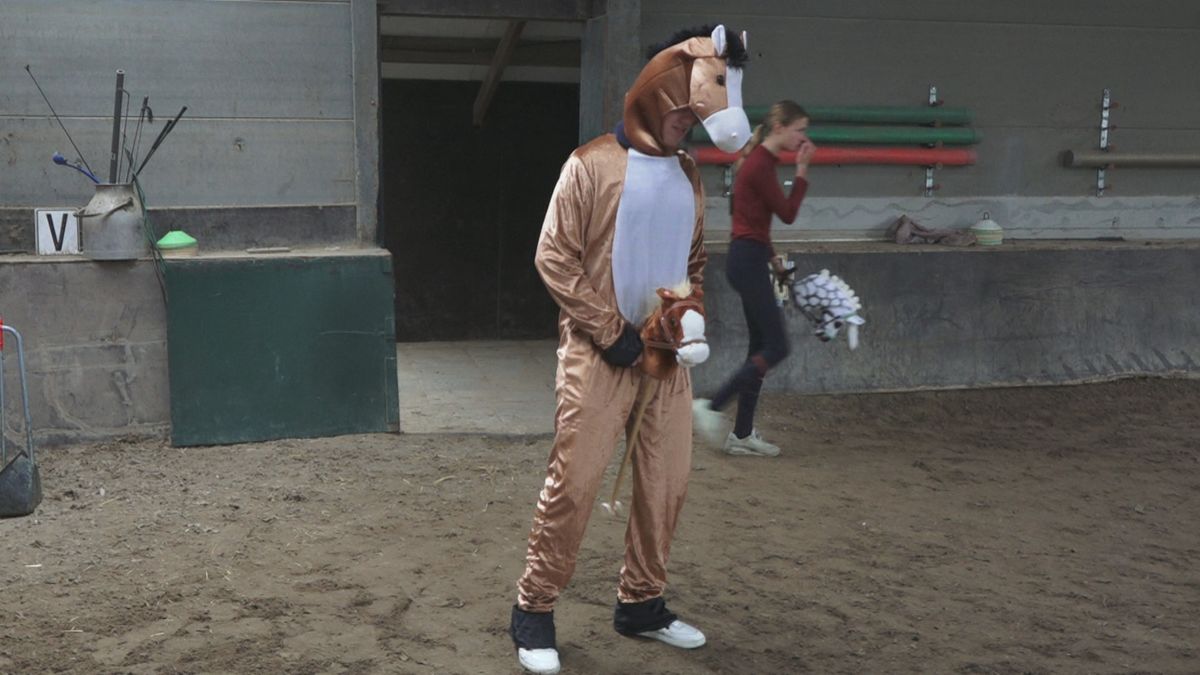 Hobbyhorsing is meer dan alleen een spelletje: 'Laat iedereen maar lachen'