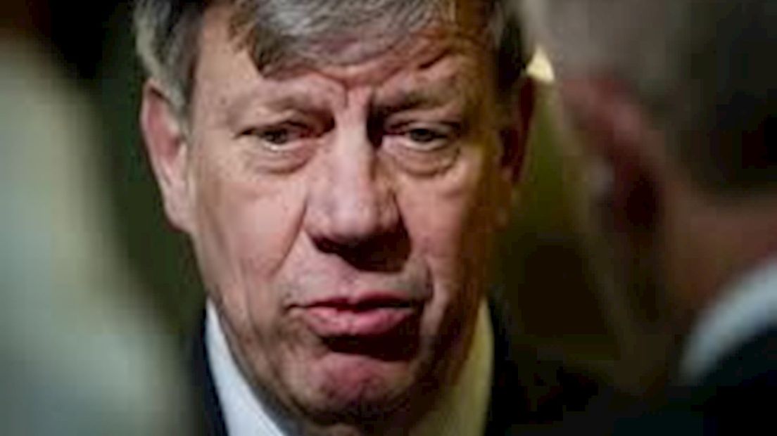 Minister Opstelten