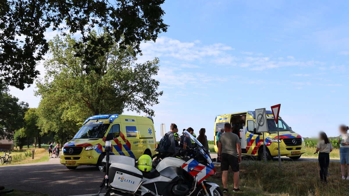 112 nieuws: Twee motorrijders botsen op elkaar in Markelo | Eenzijdig ongeluk in Deventer