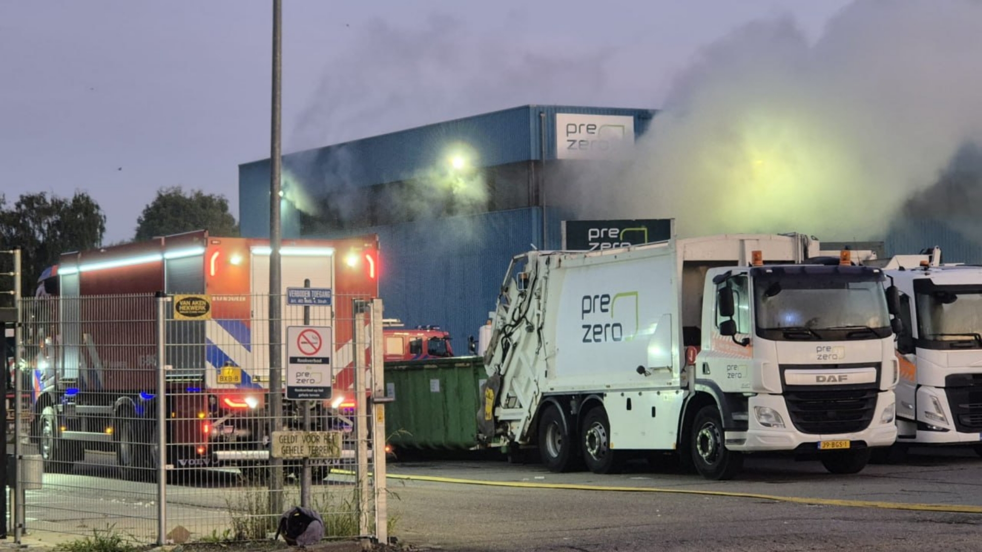 Afbeelding bij 112-nieuws: Opnieuw brand bij afvalverwerkingsbedrijf PreZero in Wildervank