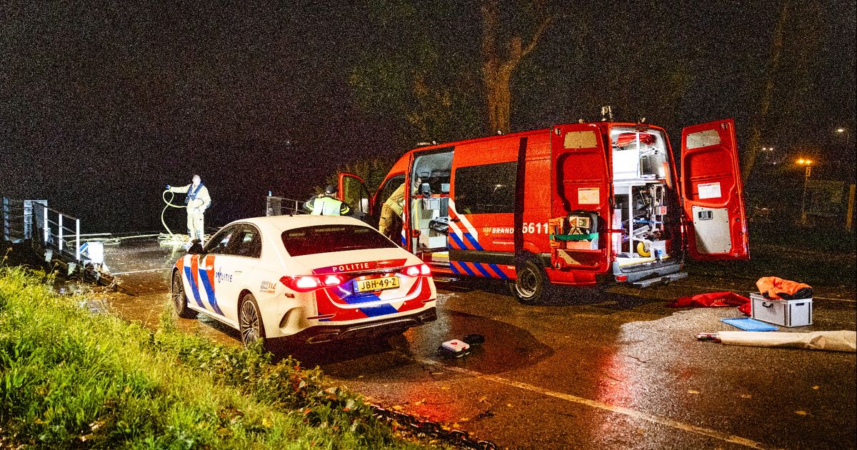 Three Rescued and Resuscitated After Car Plunges into Water in Dordrecht