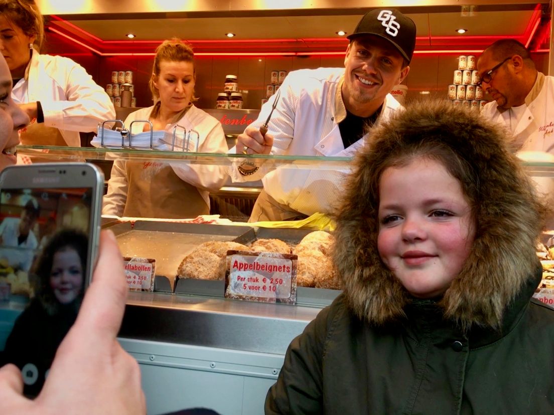 Selfies, oliebollen en André Hazes in Rhoon