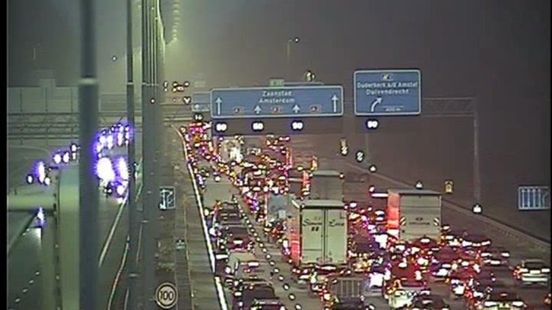 Ongeval op A2 | Piepschuim op A1 leidt tot hinder. Ongeval op A2 | Piepschuim op A1 leidt tot hinder.