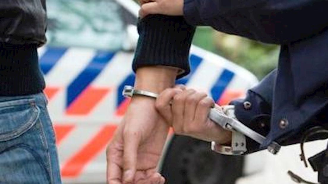 Twee dronken mannen opgepakt