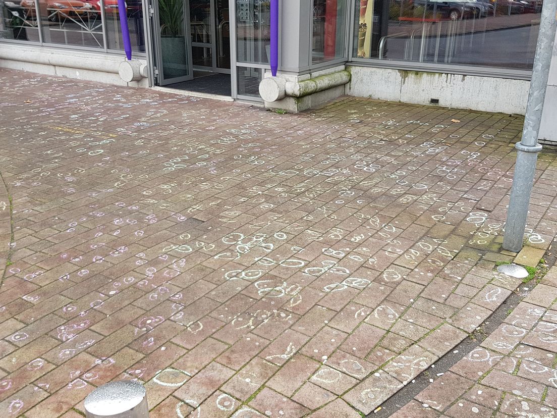 Per jaar wordt er 5,5 miljoen kilo kauwgom verkocht.