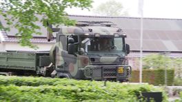 Militairen schieten Borger Beweegt te hulp