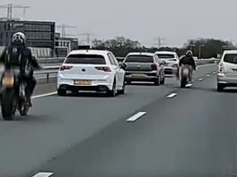VIDEO | Oost op het Asfalt: bloedlinke slalom met motor, tussen de auto's door