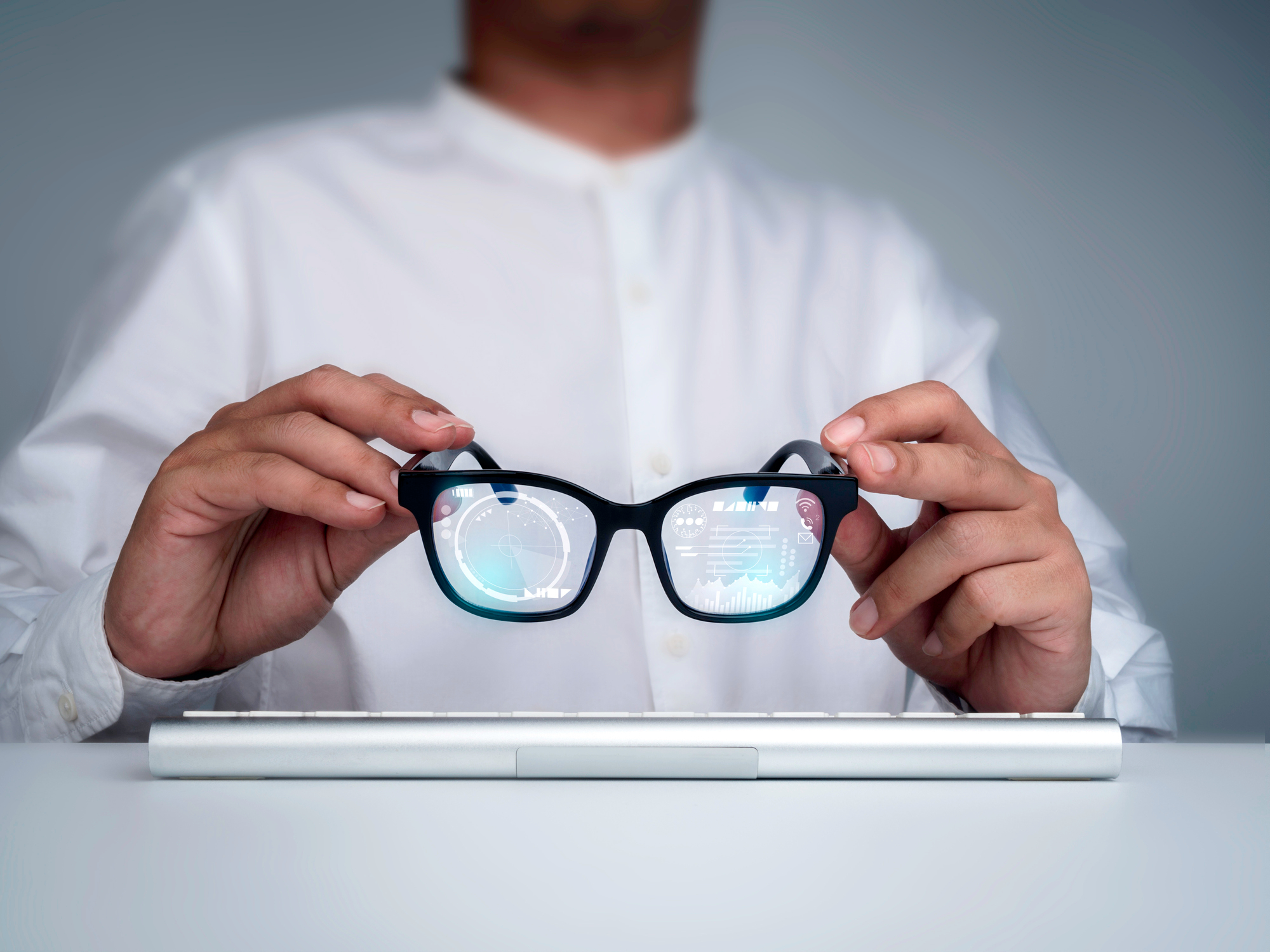 iStock foto / AI smart glass (gluurbril)