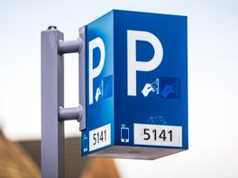 Auto net buiten stad zetten om gratis te parkeren is verleden tijd: 'Zeer grote overlast en onrust'