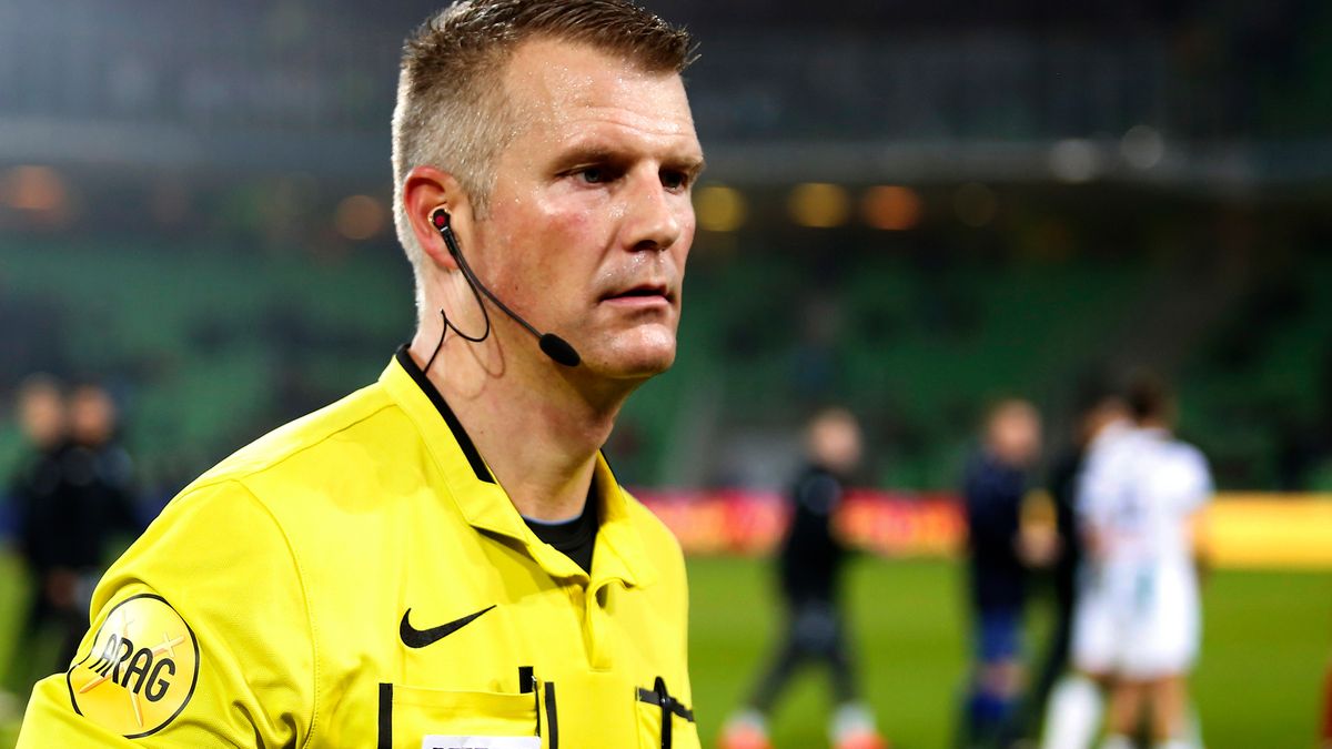 Slepende blessure maakt einde aan loopbaan scheidsrechter Richard Liesveld