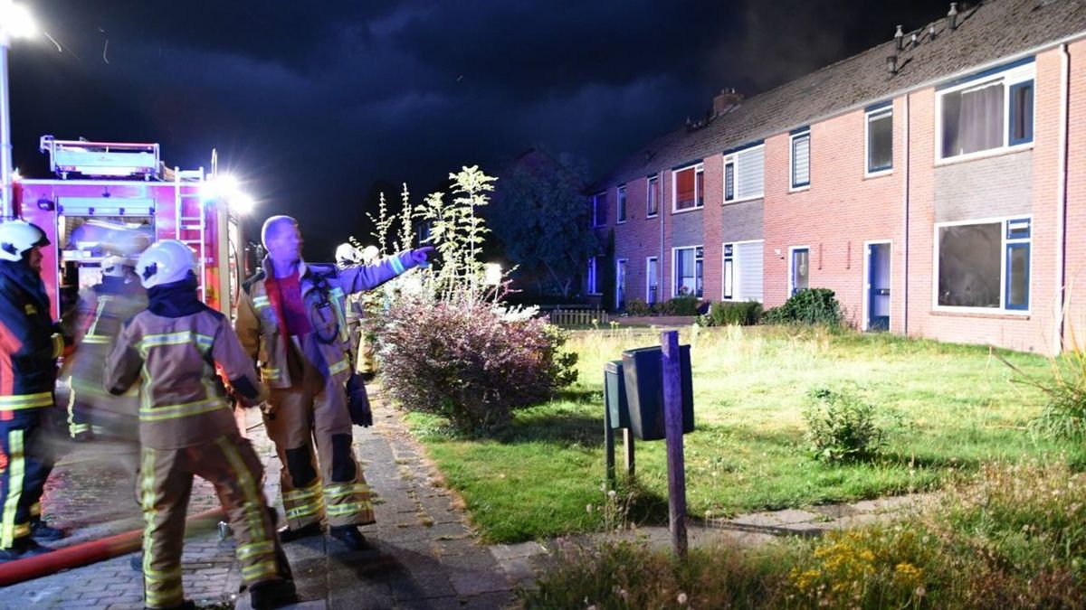 Brand in tussenwoning in Smilde: bewoners op tijd naar buiten