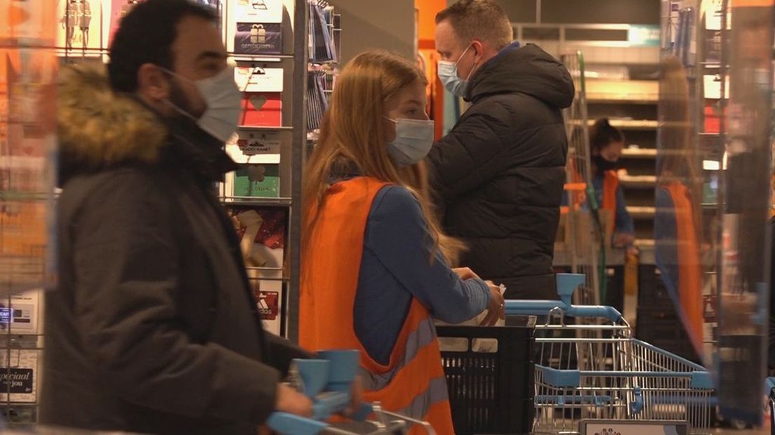 Drukte in de supermarkt.