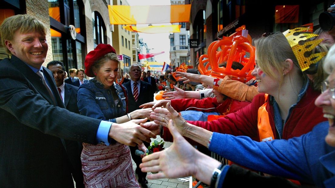 Willem-Alexander en Máxima tijdens Koninginnedag in Stad, 2004