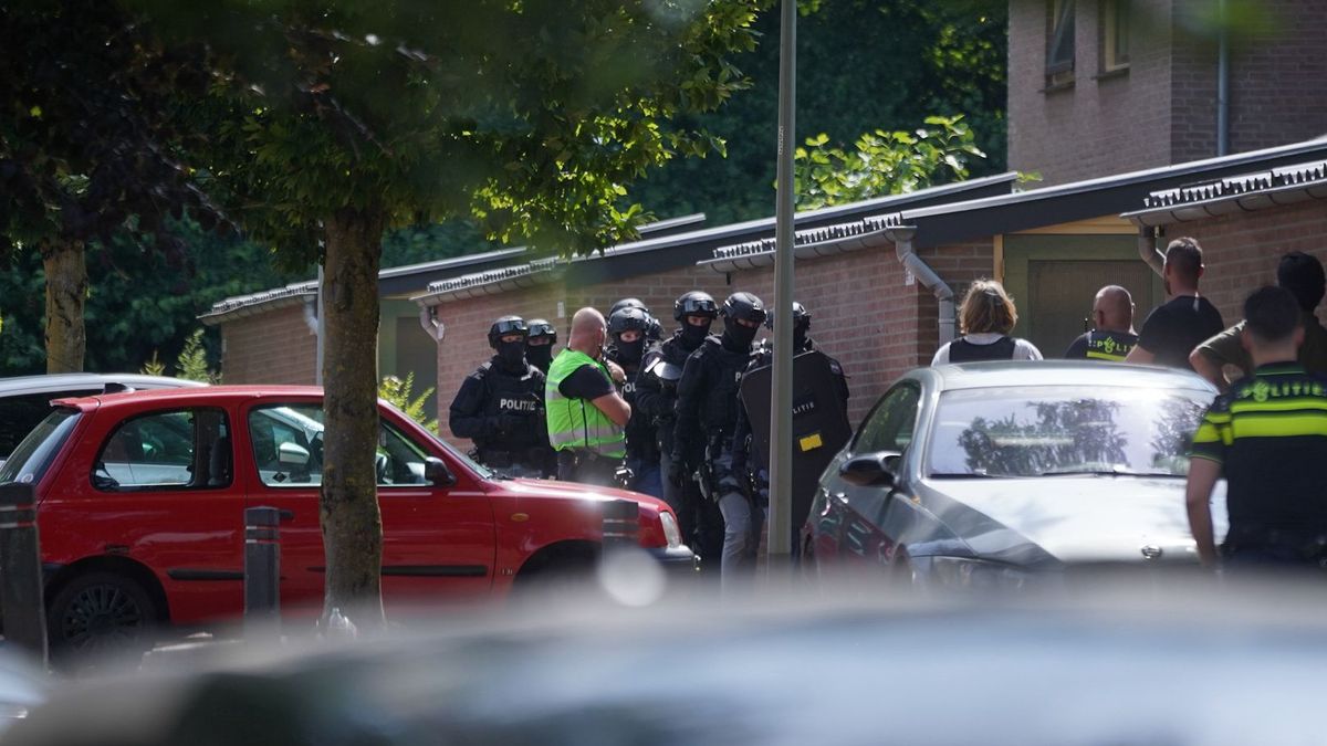 Arrestatieteam en onderhandelaar ingezet voor man met verward gedrag in Brunssum