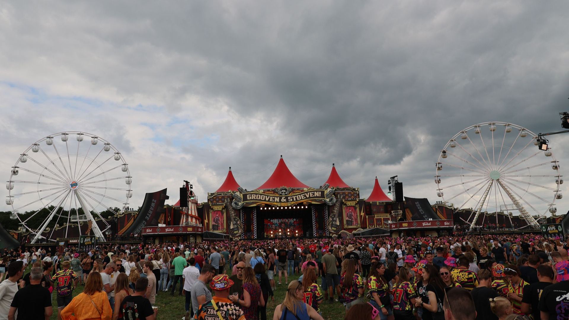 Het 170 meter lange mainstage van de Zwarte Cross.