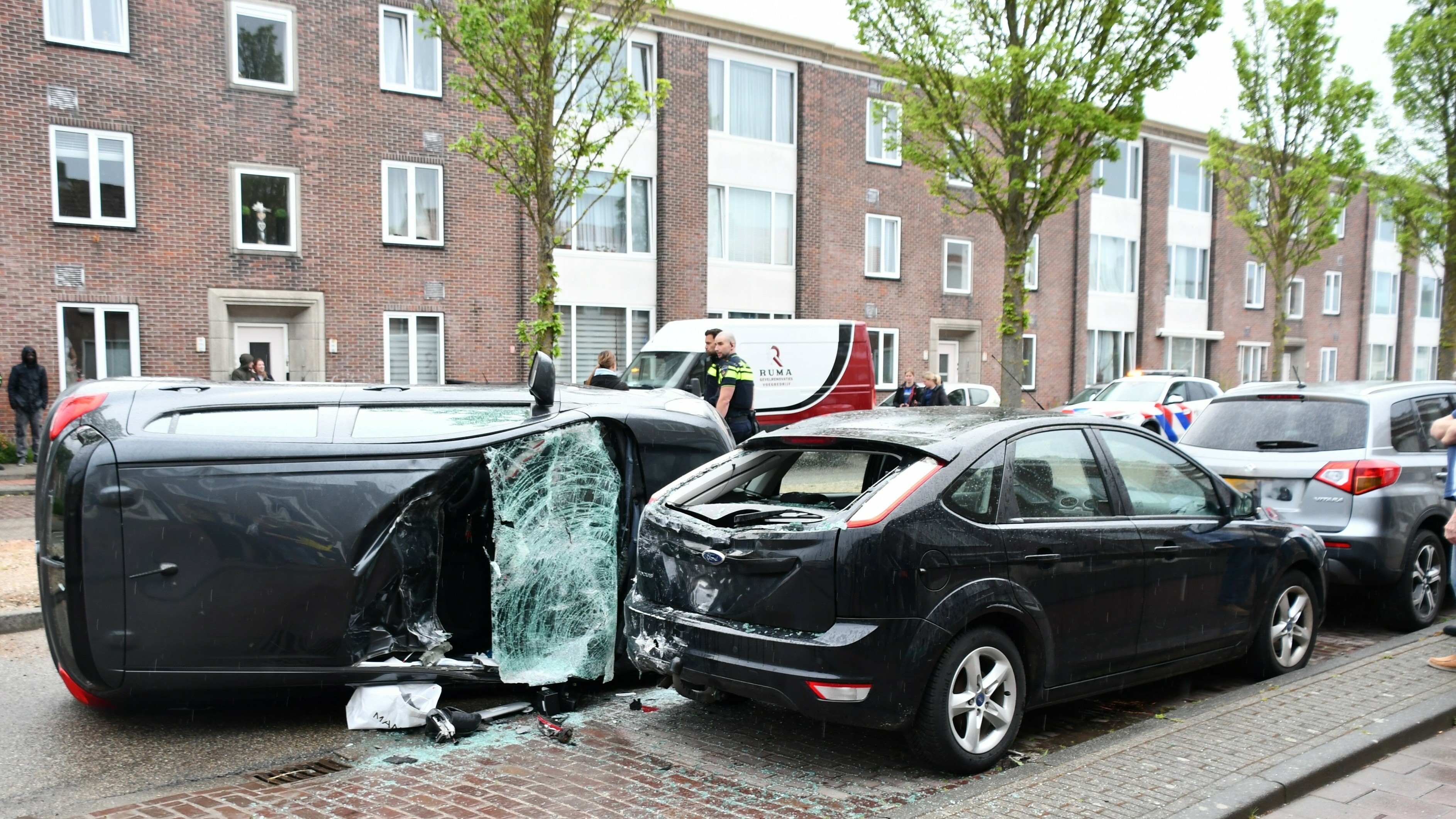 Ravage na ongeluk in Vlissingen, zes auto's raken beschadigd