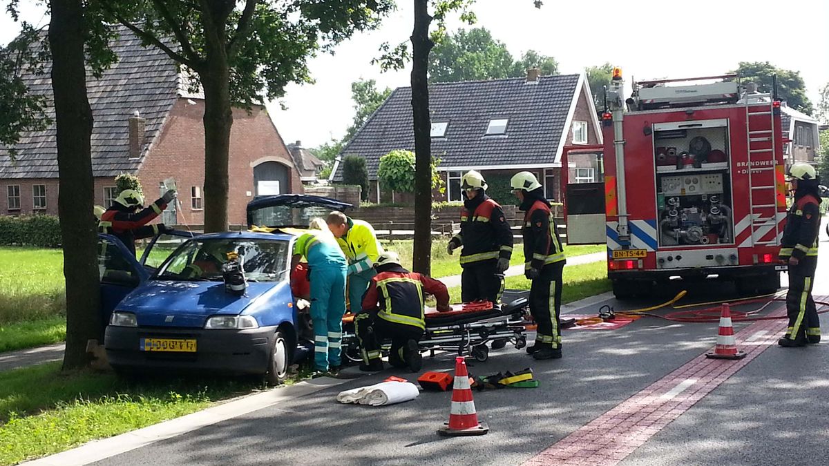 Hoogevener gewond bij botsing in Dieverbrug