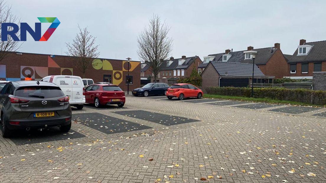 Parkeerplaats bij de Bogerd waar in toekomst misschien een parkeergarage komt