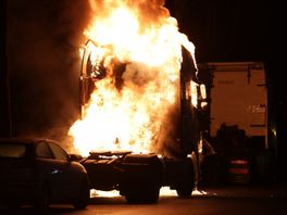 112-nieuws | Vrachtwagen volledig uitgebrand - Raam beschadigd na explosie