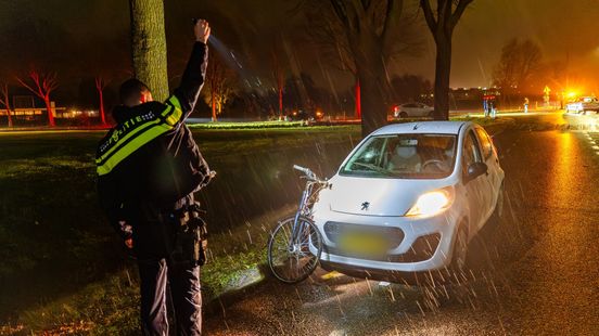 Fietser na ongeluk gewond naar ziekenhuis
