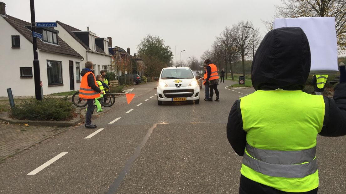 Bewoners voeren actie tegen hardrijders in Rilland