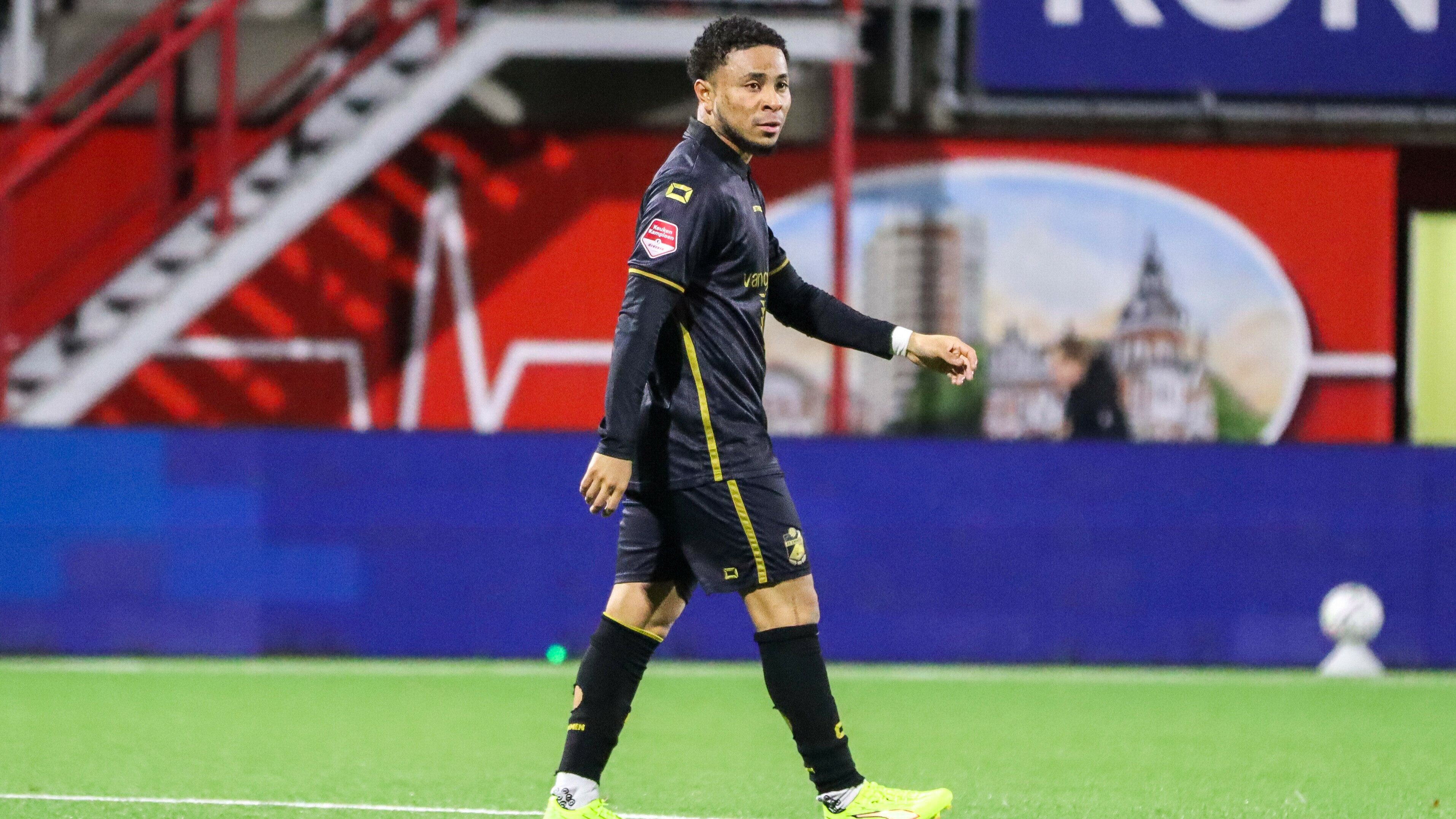 Liveblog: FC Emmen lijkt nieuwe monsternederlaag in Oss te voorkomen