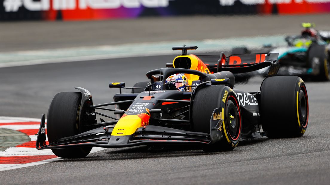 Dominante zege Verstappen in sprintrace China