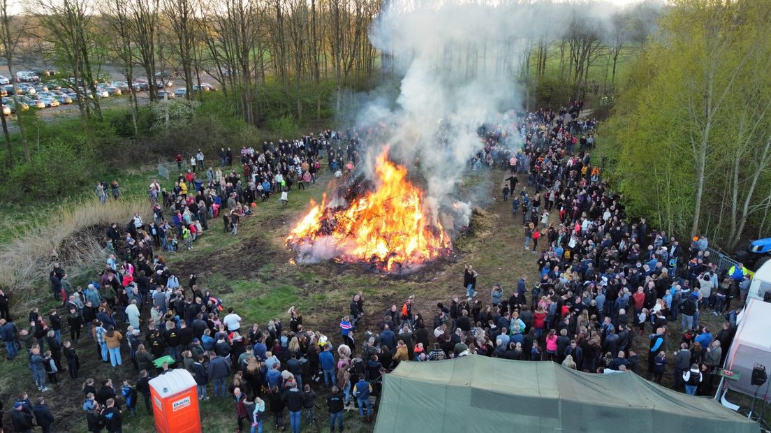 Het paasvuur in Wedde gezien vanuit de lucht