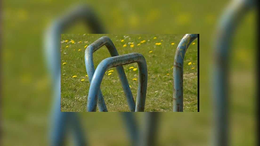 De tegels fan 'e Jirnsumer boarterstún binne poater