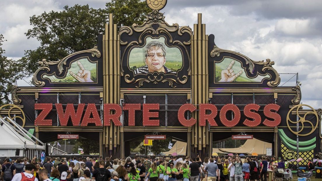 Je krijgt alleen toegang tot het festivalterrein op vertoon van een geldig ticket.