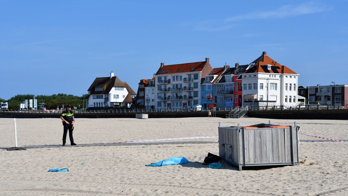 Man (45) in tent overreden door tractor op strand Vlissingen