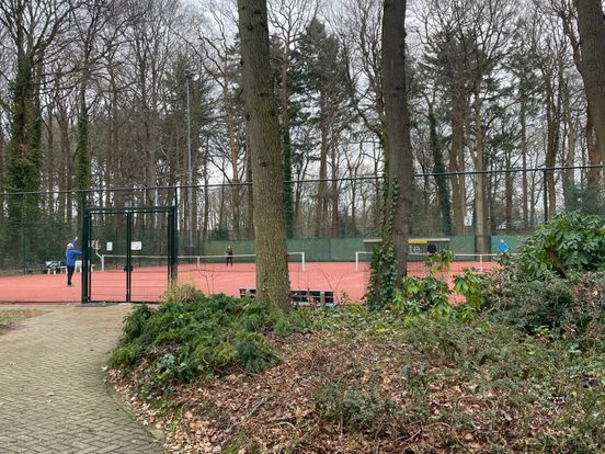 Tennisvereniging Amelte in Assen blaast padelbanen af, buren 'superblij'