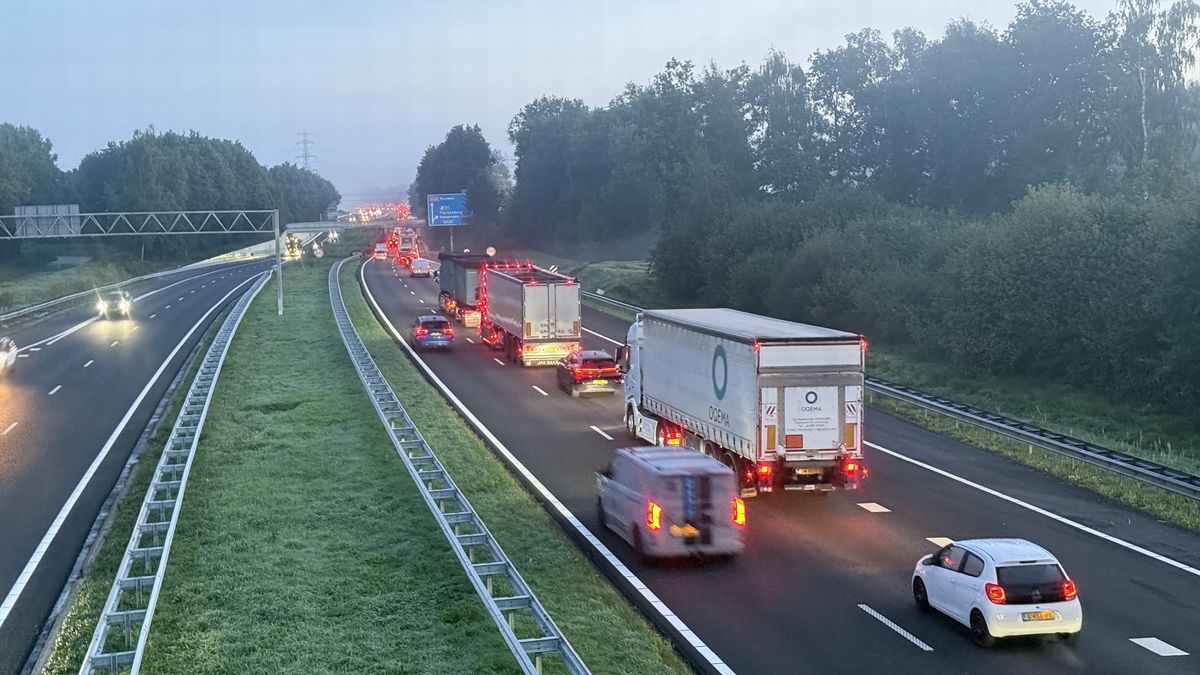 Ongeluk op A28 bij Fluitenberg veroorzaakt file