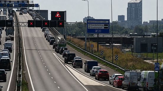 Deel A16 dicht geweest na ongeluk met motor op Van Brienenoordbrug. Deel A16 dicht geweest na ongeluk met motor op Van Brienenoordbrug.