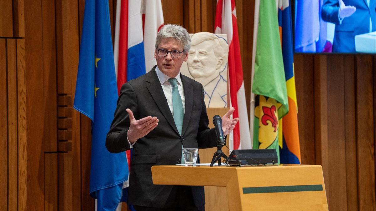 Amersfoortse burgemeester Bolsius keert na voorjaarsvakantie weer terug