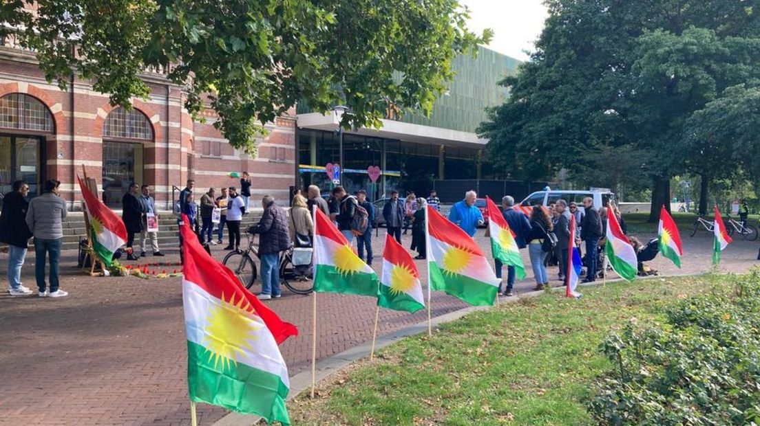 Protest tegen het regime in Iran voor het Musis in Arnhem