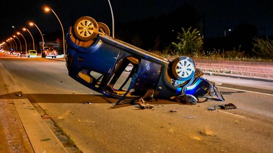 Auto slaat over de kop in Nijmegen