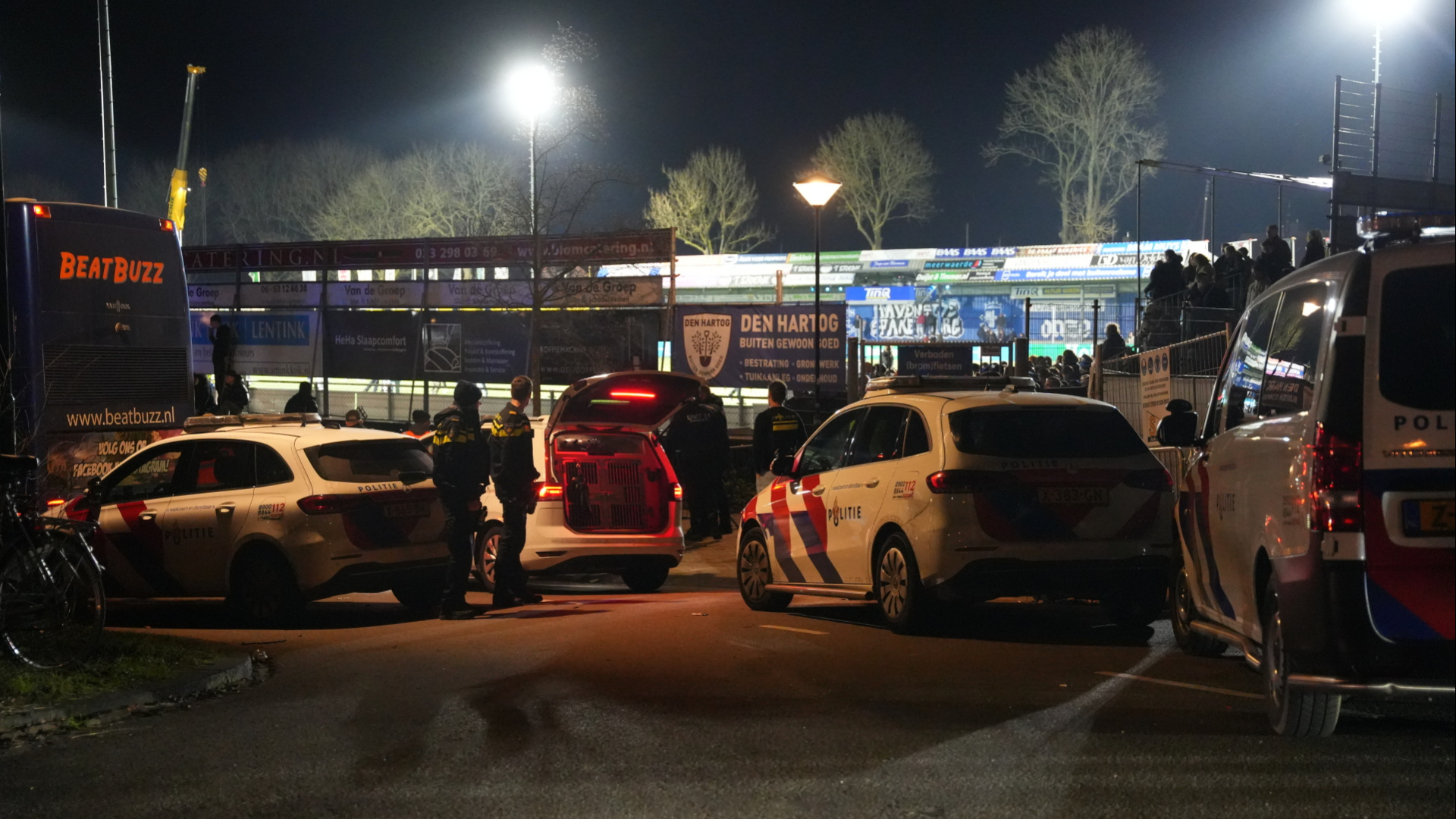 Massale vechtpartij na bekerwedstrijd van SV Spakenburg tegen FC Twente