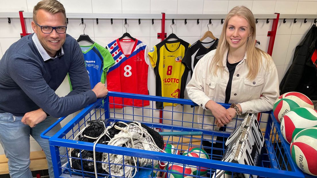 Spelersmakelaar Joost Kooistra en volleybalster Anniek Siebring