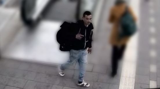 Man vraagt stratenmakers om sigaret en deelt dan keiharde klappen uit