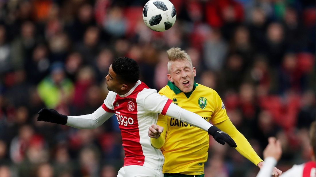 Lex Immers in duel met Justin Kluivert