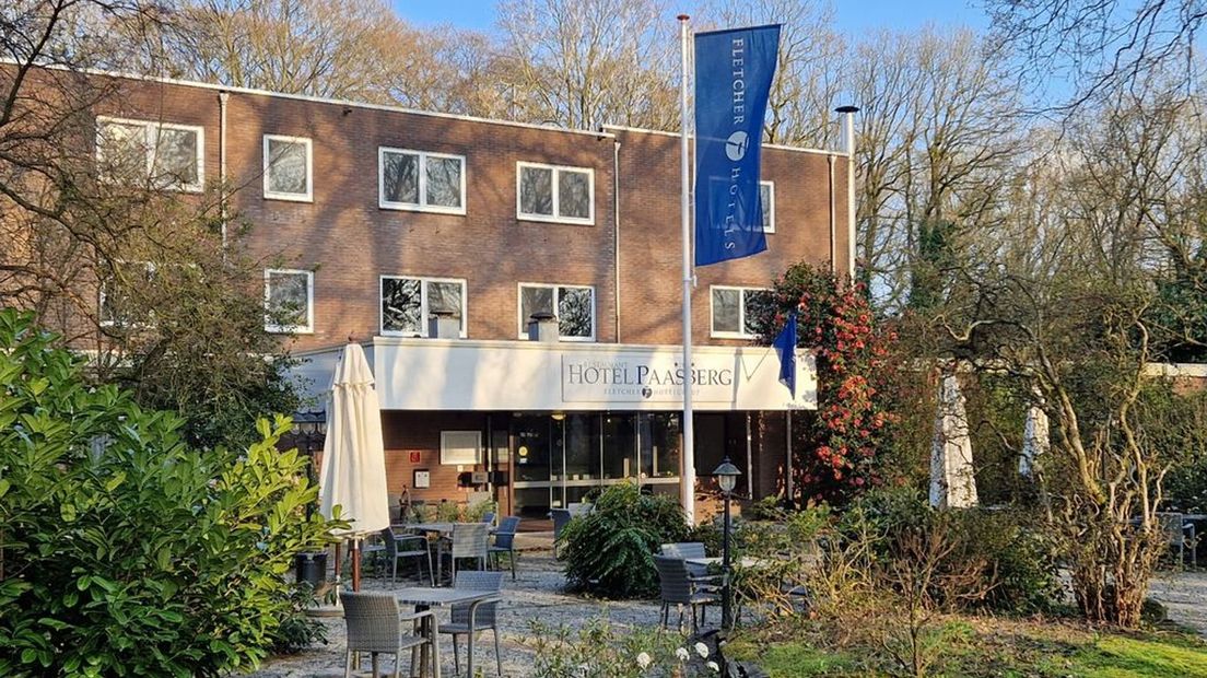 Het hotel waar de jongeren de komende 14 maanden wonen.