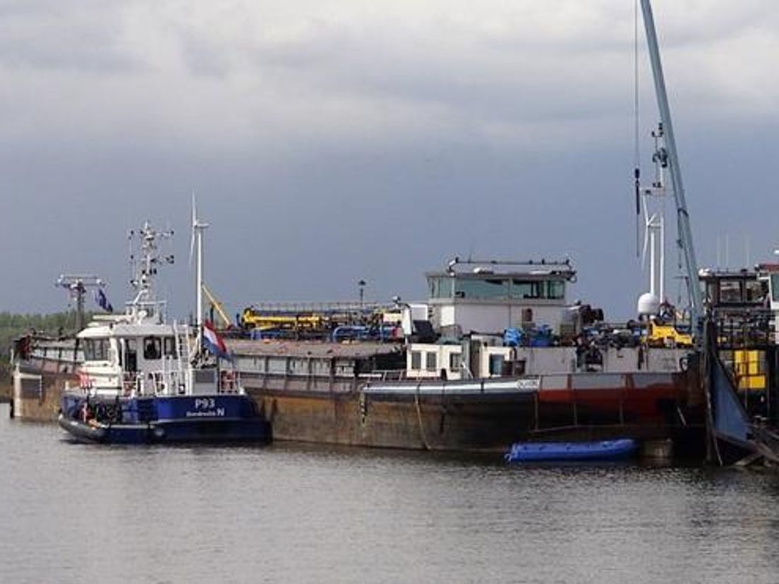 Het is de eerste keer dat in Nederland een vrachtschip is ontdekt dat dienst doet als drugslab
