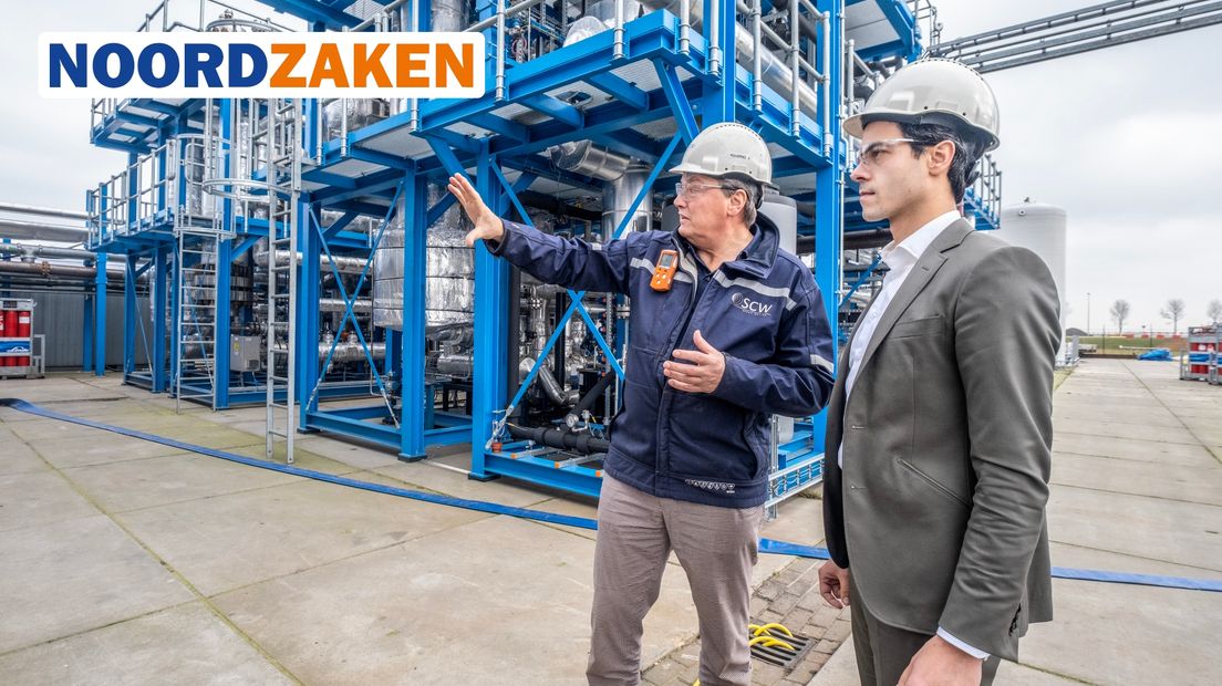 Minister Jetten met SCW-oprichter Gerard Essing bij de opening van de fabriek in Alkmaar