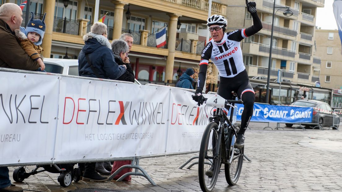 Sinkeldam van start in MTB Beachrace Zeeland