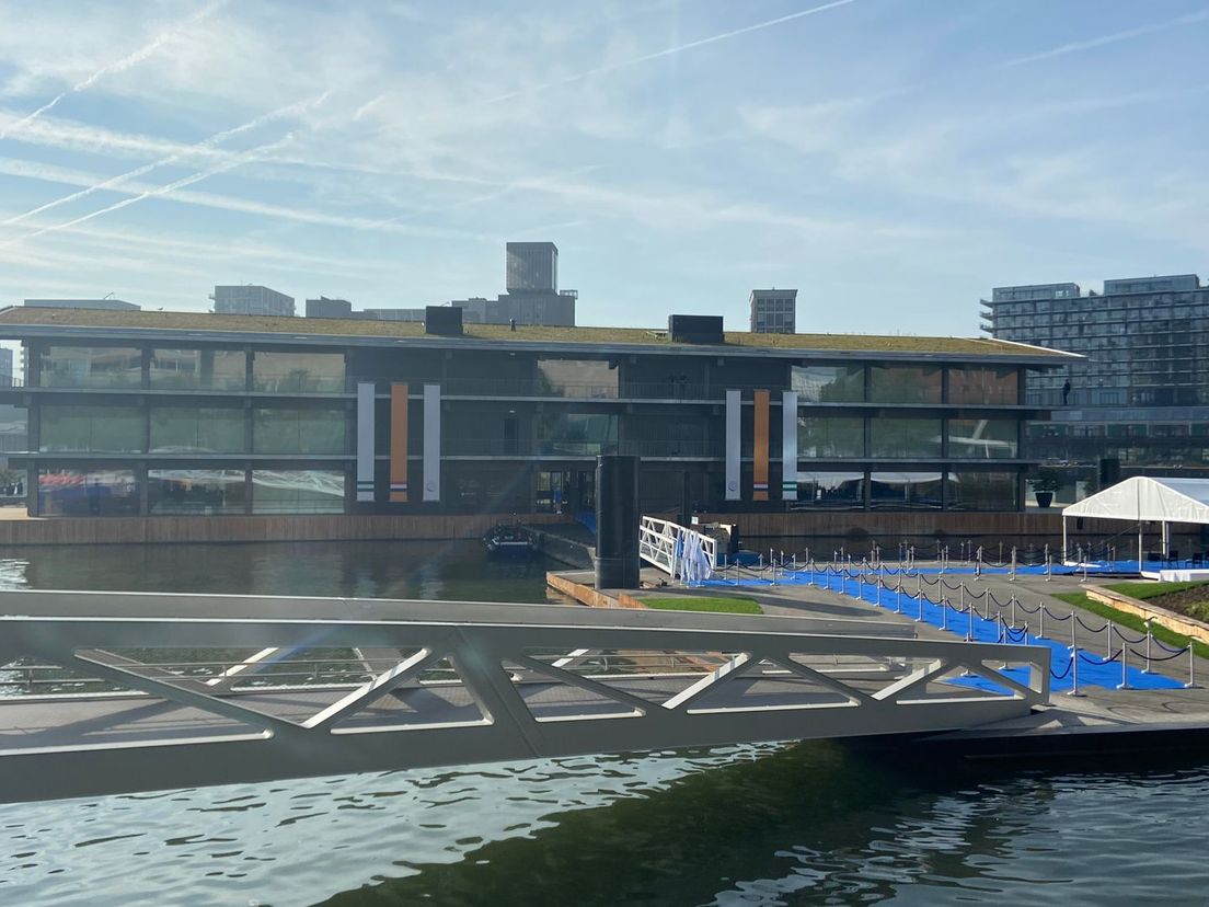Floating Office in de Rotterdamse Rijnhaven