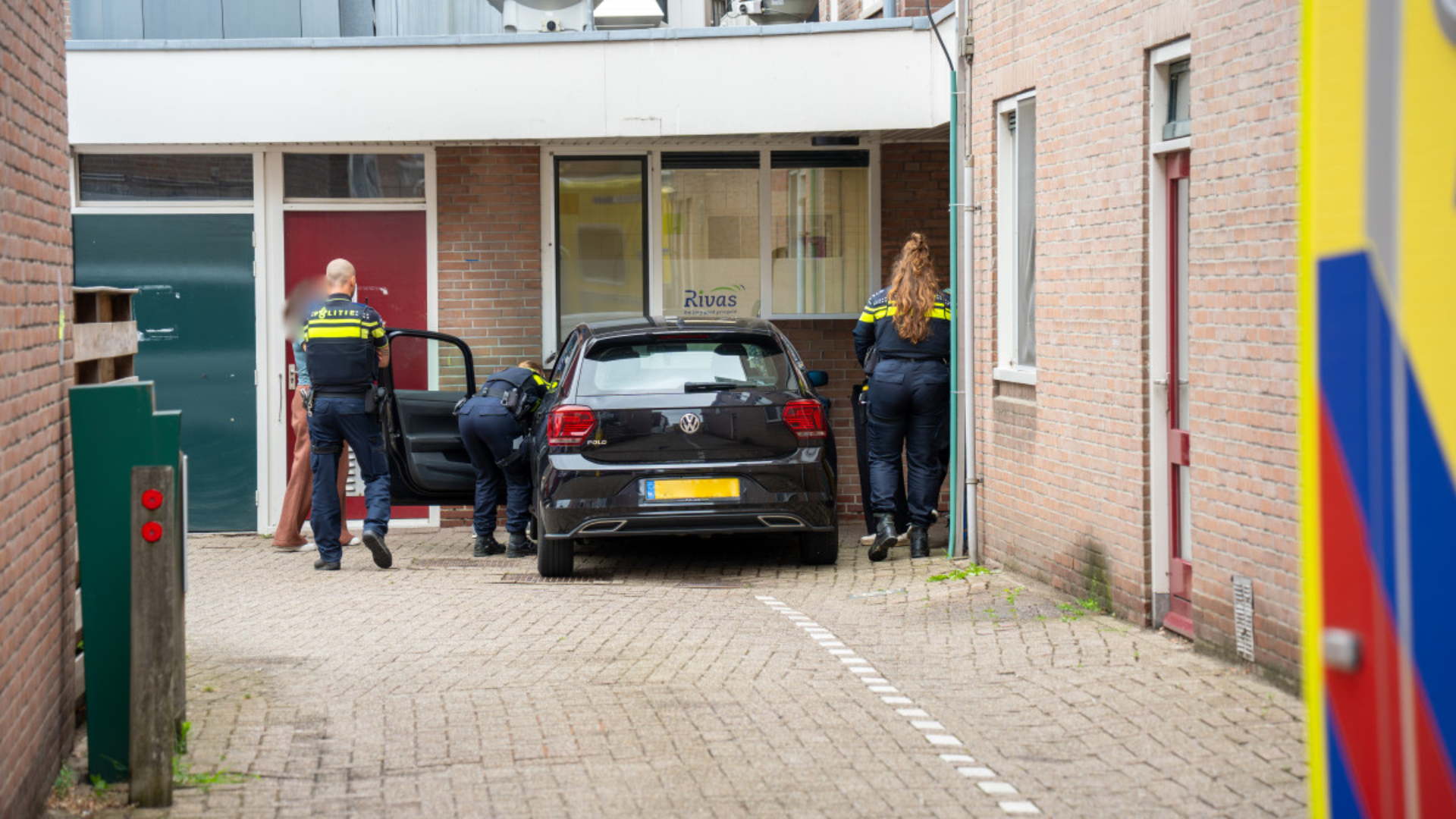 De Rotterdamse raakte niet gewond.